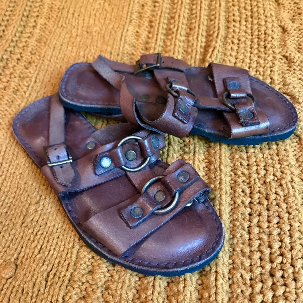 Super cute vintage leather sandals size 6